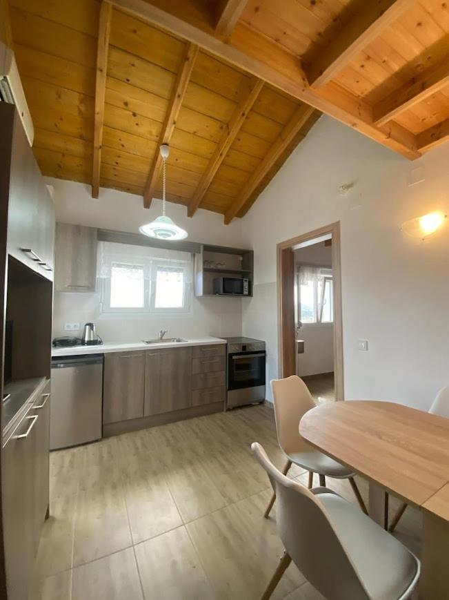 מרטיאס Theo Apartment מראה חיצוני תמונה